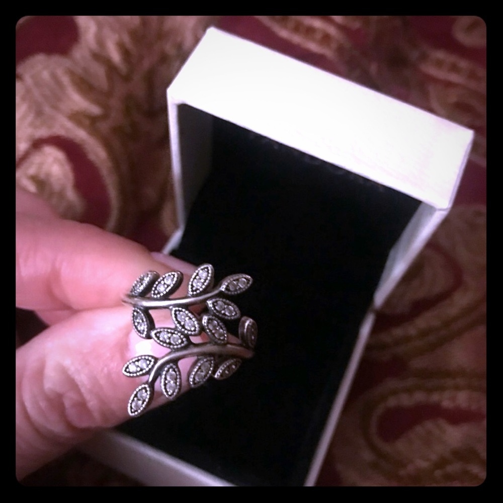 Pandora Shimmering sparkling leaves ring 54